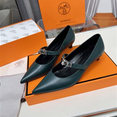 HERMES  2025新款女生休閒時尚鞋子