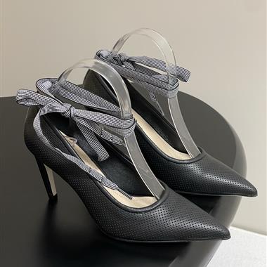 DIOR   2025新款女生休閒時尚鞋子