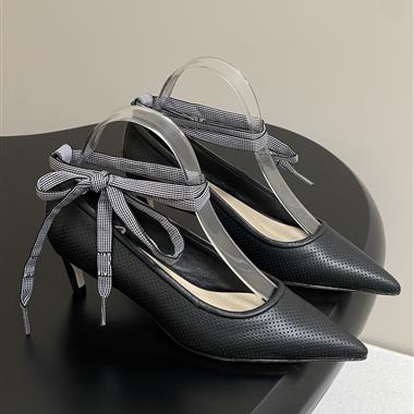 DIOR   2025新款女生休閒時尚鞋子