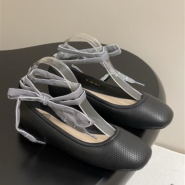 DIOR   2025新款女生休閒時尚鞋子