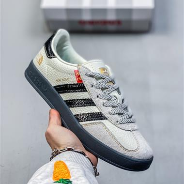 Adidas 舒適百搭  低幫休閑板鞋