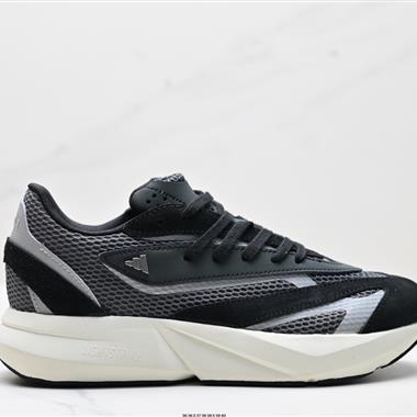 Adidas LIGHTBLAZE 舒適防滑 低幫跑步鞋