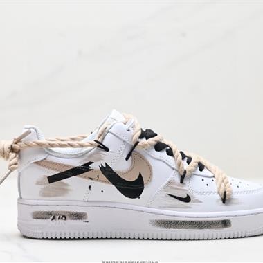 NIKE AIR FORCE 1‘07