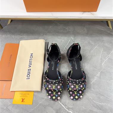 Louis Vuitton   2025新款女生休閒時尚鞋子