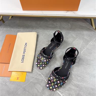 Louis Vuitton   2025新款女生休閒時尚鞋子