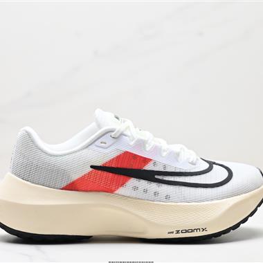 Nike Zoom Fly 5不可戰勝系列輕量飛織低幫休閑運動慢跑鞋 