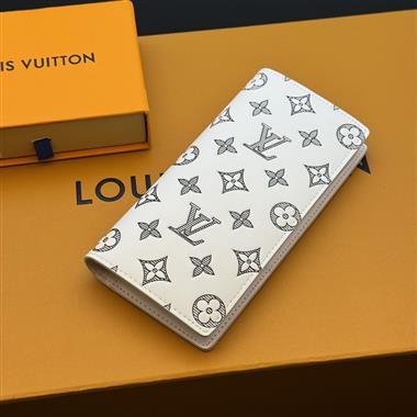 LOUIS VUITTON   2025新款時尚包包 尺寸：10*20*2CM