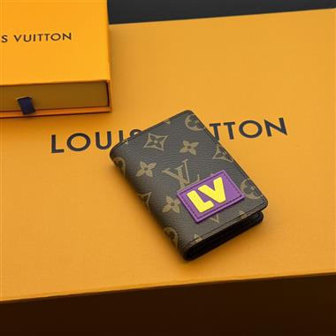 LOUIS VUITTON   2025新款時尚包包 尺寸：8*11*1CM