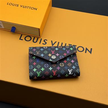 LOUIS VUITTON   2025新款時尚包包 尺寸：12 x 9.5 x 2.5CM