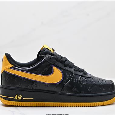 NIKE  AIR FORCE 1‘07 