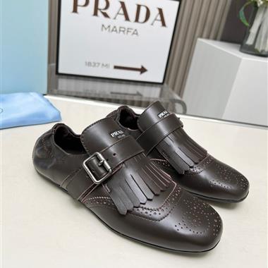 PRADA   2025新款女生休閒時尚鞋子