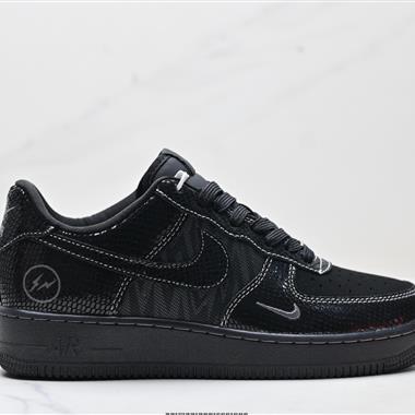 NIKE AIR FORCE 1‘07