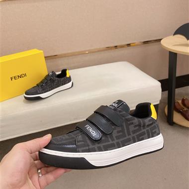 FENDI   2025新款男生休閒時尚鞋子