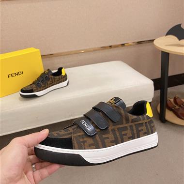 FENDI   2025新款男生休閒時尚鞋子