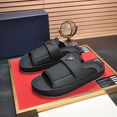 PRADA   2025新款男生休閒時尚鞋子
