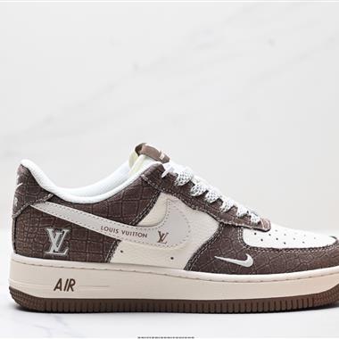 NIKE AIR FORCE 1‘07 LV8