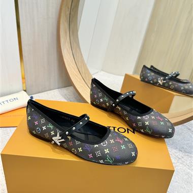 Louis Vuitton  2025新款女生休閒時尚鞋子