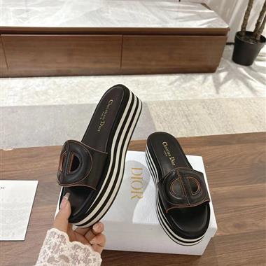 DIOR   2025新款女生休閒時尚鞋子