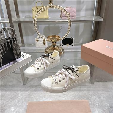 MIUMIU   2025新款女生休閒時尚鞋子