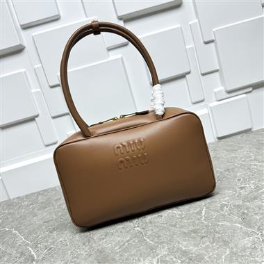 MIUMIU   2025新款時尚包包  尺寸：30*17*9CM