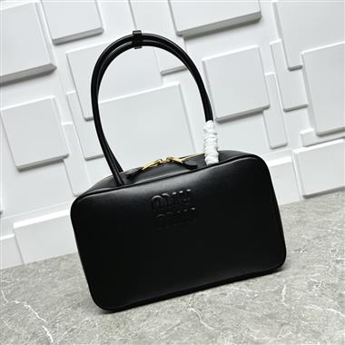 MIUMIU   2025新款時尚包包  尺寸：30*17*9CM