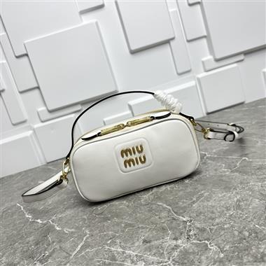 MIUMIU   2025新款時尚包包  尺寸：19*10*6.5CM