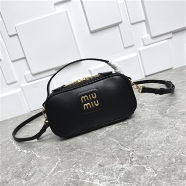 MIUMIU   2025新款時尚包包  尺寸：19*10*6.5CM