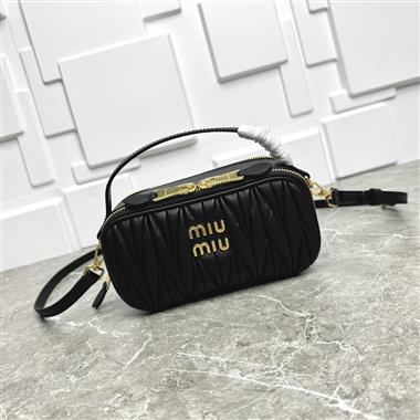 MIUMIU   2025新款時尚包包  尺寸：19*10*6.5CM