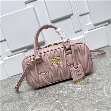 MIUMIU   2025新款時尚包包  尺寸：23x12x8CM