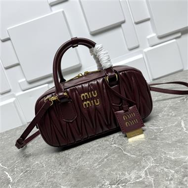 MIUMIU   2025新款時尚包包  尺寸：23x12x8CM