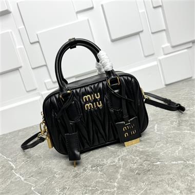 MIUMIU   2025新款時尚包包  尺寸：20x14x7CM