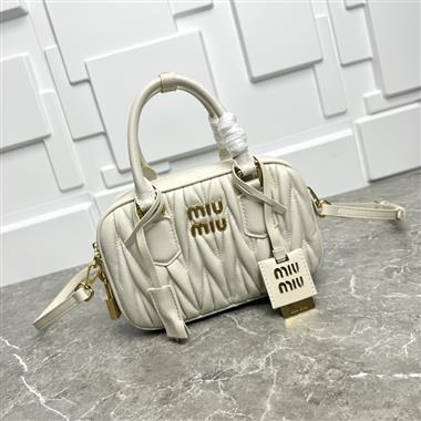 MIUMIU   2025新款時尚包包  尺寸：20x14x7CM