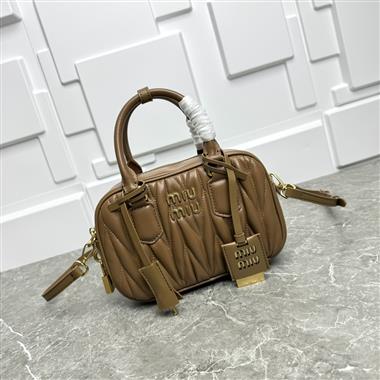 MIUMIU   2025新款時尚包包  尺寸：20x14x7CM