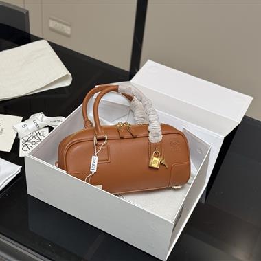LOEWE   2025新款女生時尚包包  尺寸：24*12CM