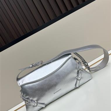 GIVENCHY   2025新款女生時尚包包 尺寸：32*15*9.5CM