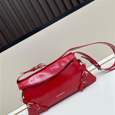 GIVENCHY   2025新款女生時尚包包 尺寸：32*15*9.5CM