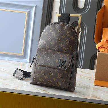 LOUIS VUITTON  2025新款男生時尚包包 尺寸：20*30*4CM