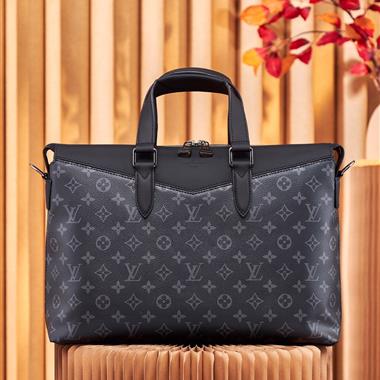 LOUIS VUITTON  2025新款男生時尚包包 尺寸：39x28x11CM
