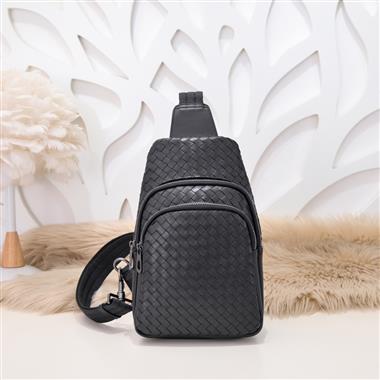 BOTTEGA VENETA    2025新款男生時尚包包  尺寸：30*20*10CM