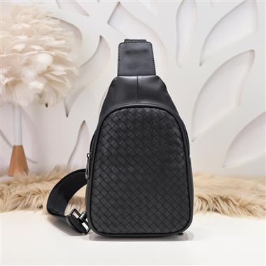 BOTTEGA VENETA    2025新款男生時尚包包  尺寸：17*26*6CM