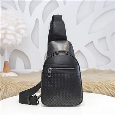 BOTTEGA VENETA    2025新款男生時尚包包  尺寸：28*18*5CM