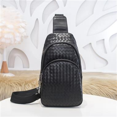 BOTTEGA VENETA    2025新款男生時尚包包  尺寸：33*18*8CM