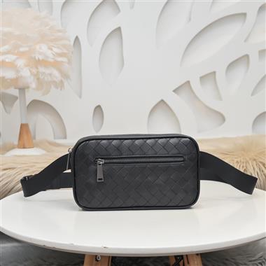 BOTTEGA VENETA    2025新款男生時尚包包  尺寸：24*14*4CM