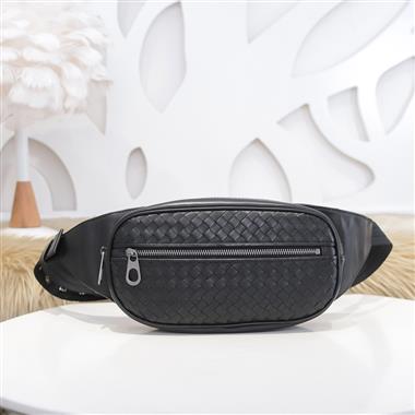 BOTTEGA VENETA    2025新款男生時尚包包  尺寸：26*16*6CM