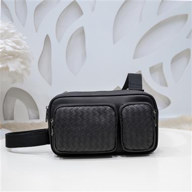 BOTTEGA VENETA    2025新款男生時尚包包  尺寸：27.5*15.5*7.5CM