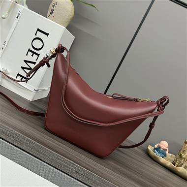 LOEWE   2025新款女生時尚包包  尺寸：28*17*9.5CM