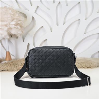 BOTTEGA VENETA    2025新款男生時尚包包  尺寸：21*13*6CM