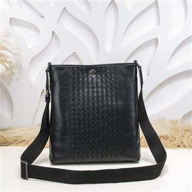 BOTTEGA VENETA    2025新款男生時尚包包  尺寸：26*30*4CM