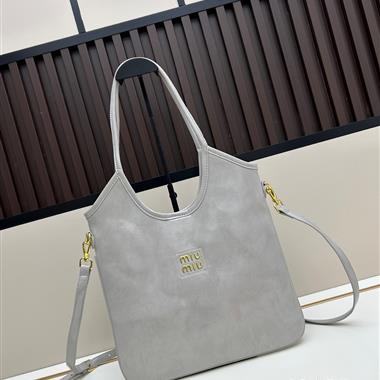 MIUMIU   2025新款女生時尚包包  尺寸：30*34*2CM