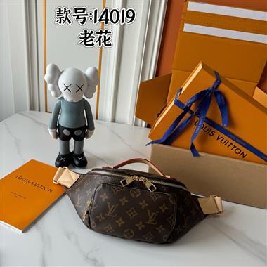 LOUIS VUITTON    2025新款男生時尚包包  尺寸：30*15*8CM